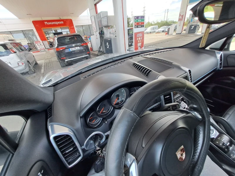 Porsche Cayenne 4.8S, снимка 17 - Автомобили и джипове - 47990019