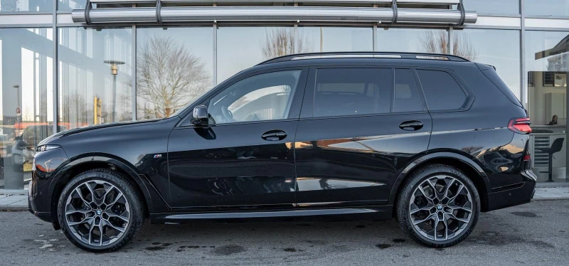 BMW X7 40d xDrive = M-Sport Pro= Гаранция, снимка 3 - Автомобили и джипове - 49463349