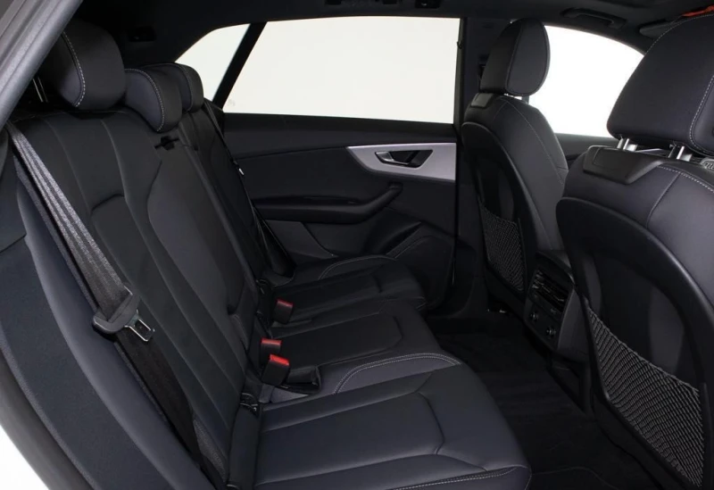 Audi Q8 50 TDI/FACELIFT/S-LINE/MATRIX/PANO/BLACK OPTIC/23/, снимка 13 - Автомобили и джипове - 52305421