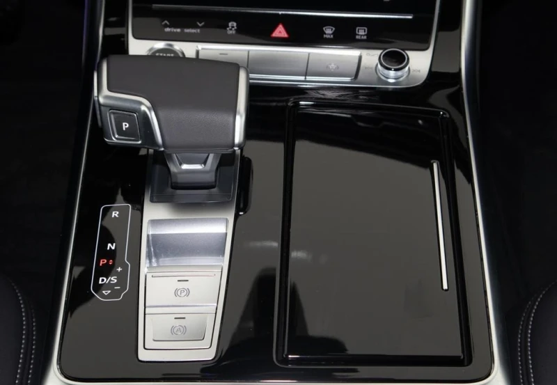 Audi Q8 50 TDI/FACELIFT/S-LINE/MATRIX/PANO/BLACK OPTIC/23/, снимка 11 - Автомобили и джипове - 52305421