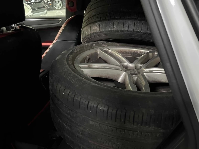 Porsche Macan * AWD * CARFAX * БЕЗ ПЪРВОНАЧАЛНА ВНОСКА, снимка 12 - Автомобили и джипове - 52651934