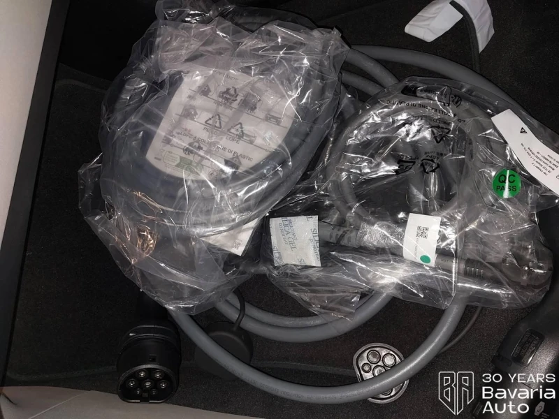 BMW iX1 20 eDrive , снимка 11 - Автомобили и джипове - 52727879