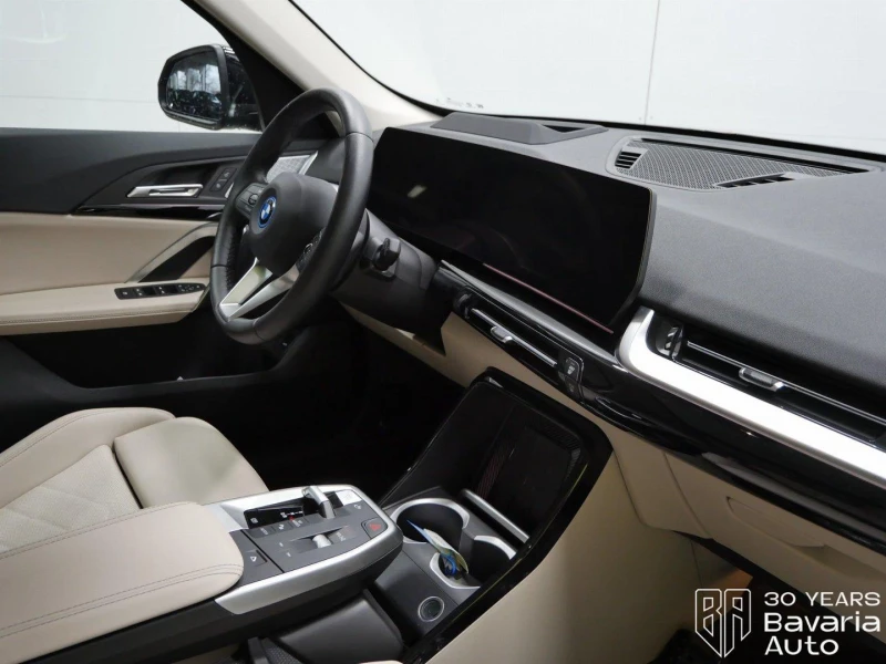 BMW iX1 20 eDrive , снимка 6 - Автомобили и джипове - 52727879