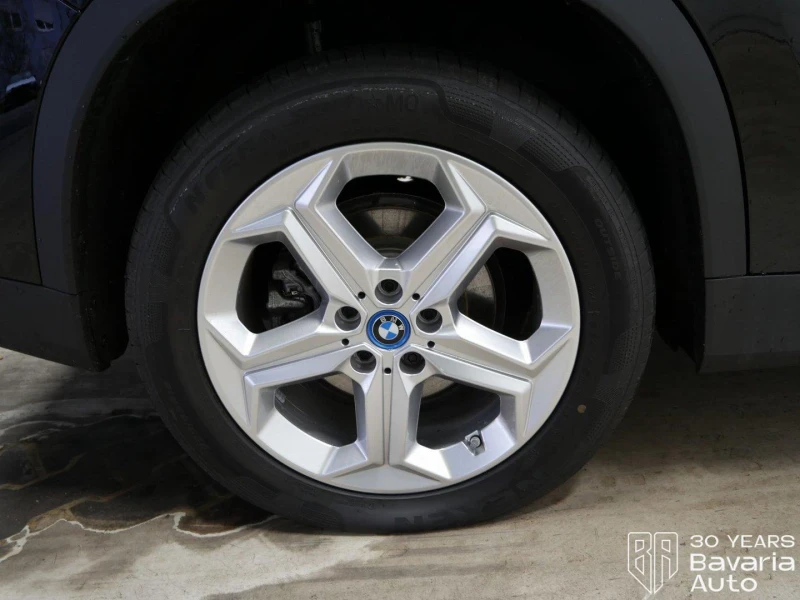 BMW iX1 20 eDrive , снимка 13 - Автомобили и джипове - 52727879