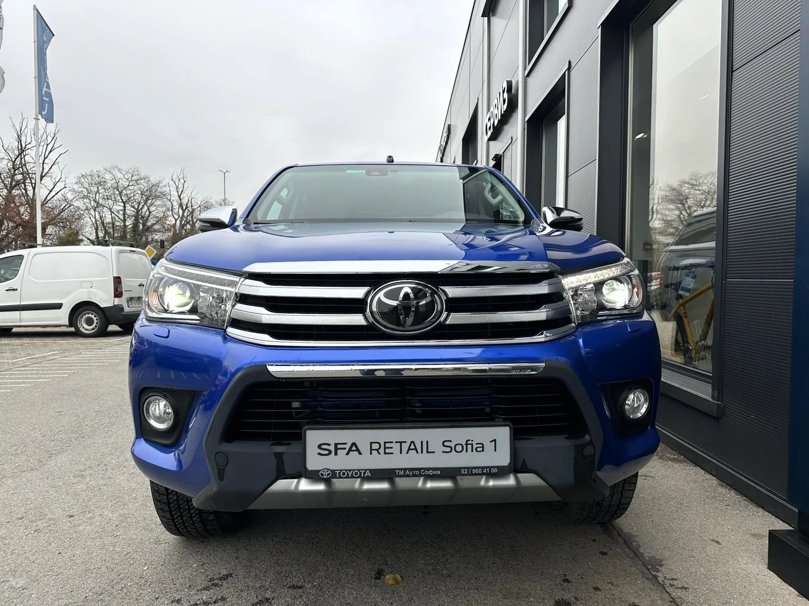 Toyota Hilux DOUBLE-CAB 2.4 D-4D 150HP 4x4 AT6 - изображение 7