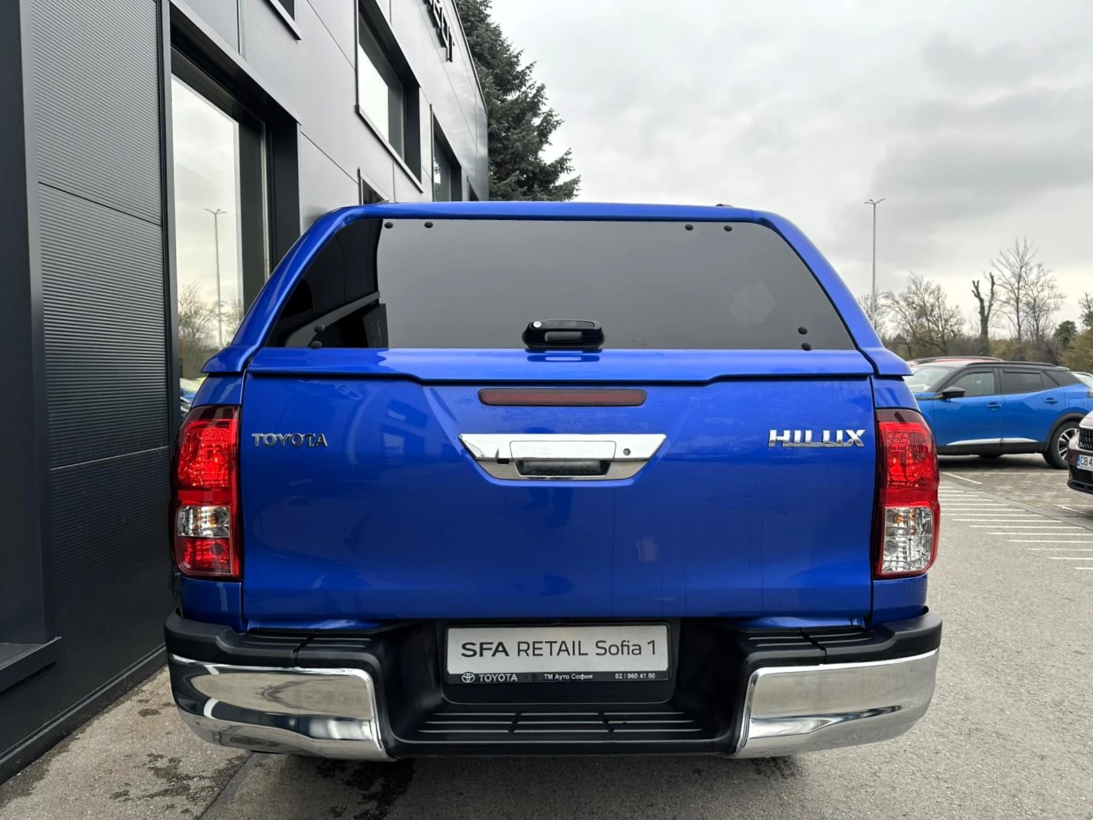 Toyota Hilux DOUBLE-CAB 2.4 D-4D 150HP 4x4 AT6 - изображение 8