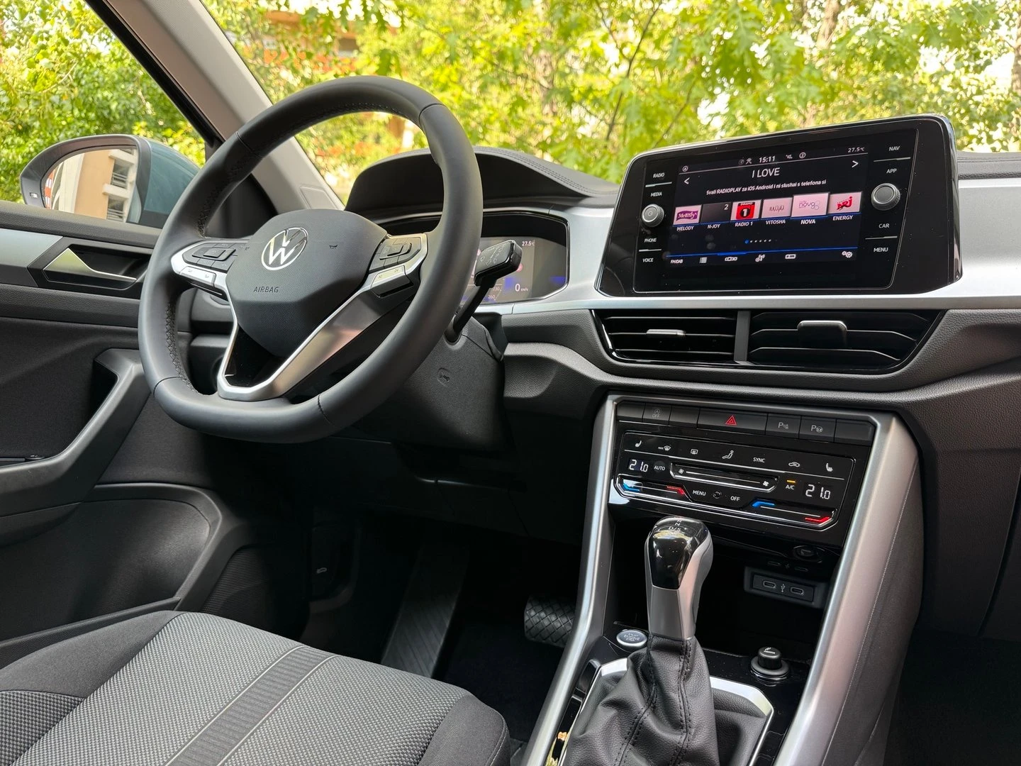 VW T-Roc VW T- Roc Life Plus 1.5 TSI OPF DSG - изображение 9