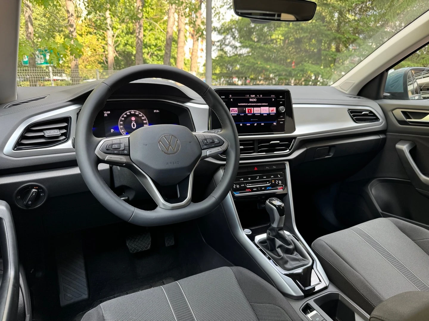 VW T-Roc VW T- Roc Life Plus 1.5 TSI OPF DSG - изображение 4