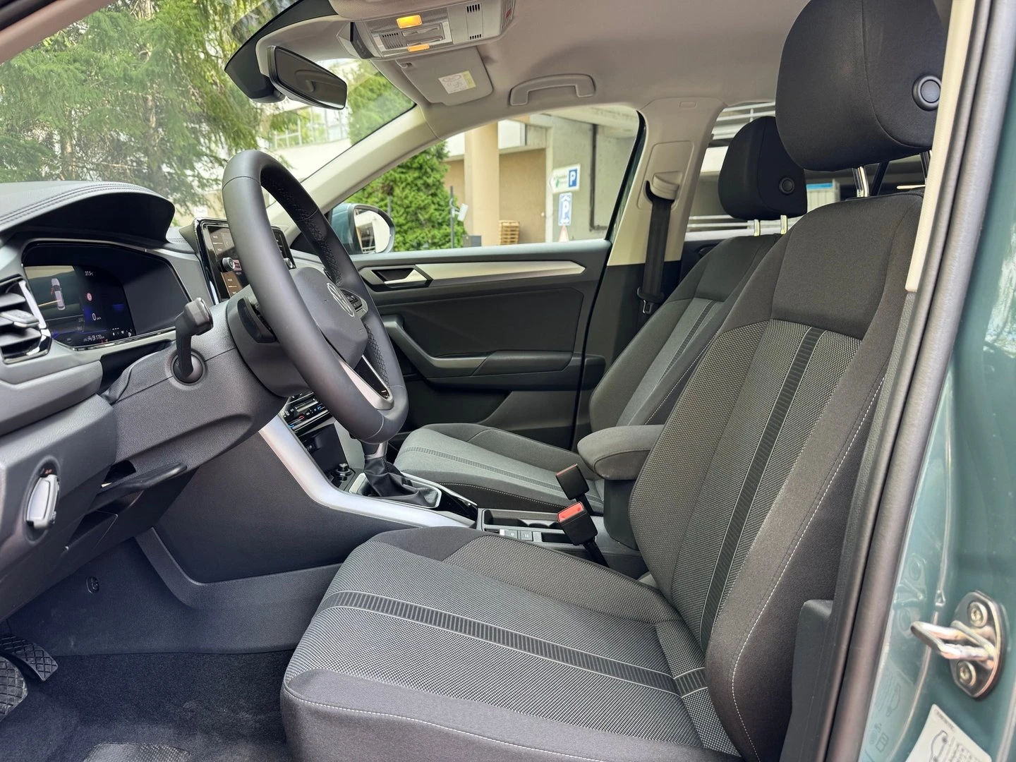 VW T-Roc VW T- Roc Life Plus 1.5 TSI OPF DSG - изображение 5