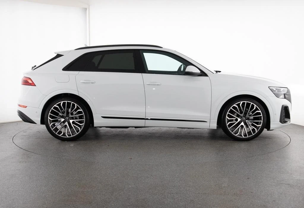 Audi Q8 50 TDI/FACELIFT/S-LINE/MATRIX/PANO/BLACK OPTIC/23/ - изображение 6
