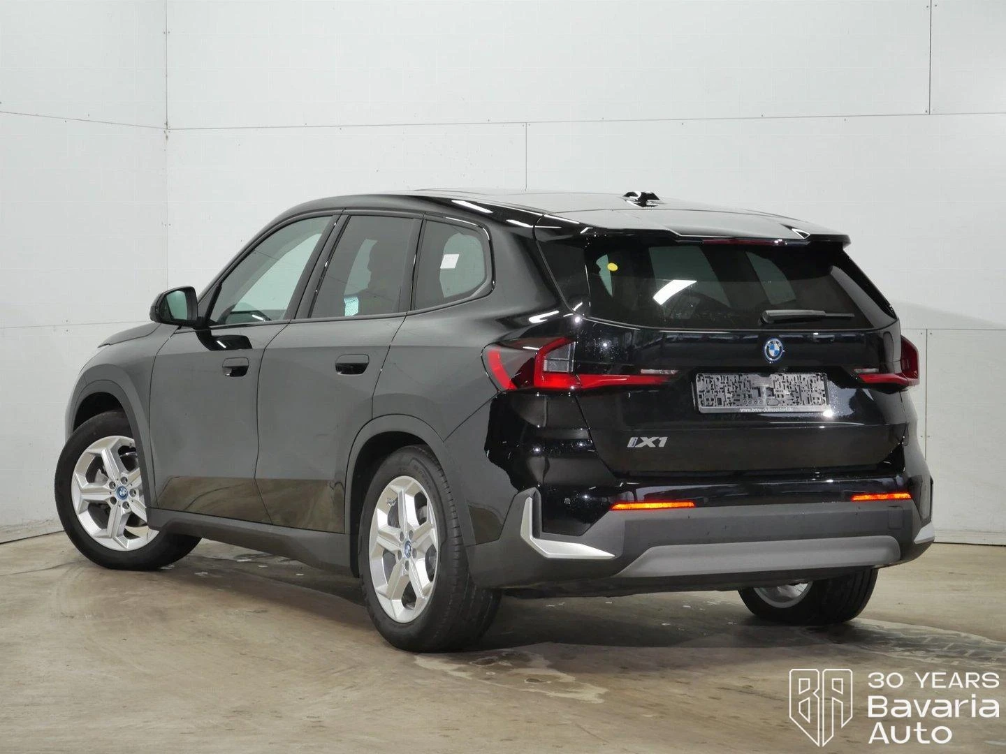 BMW iX1 20 eDrive  - изображение 2