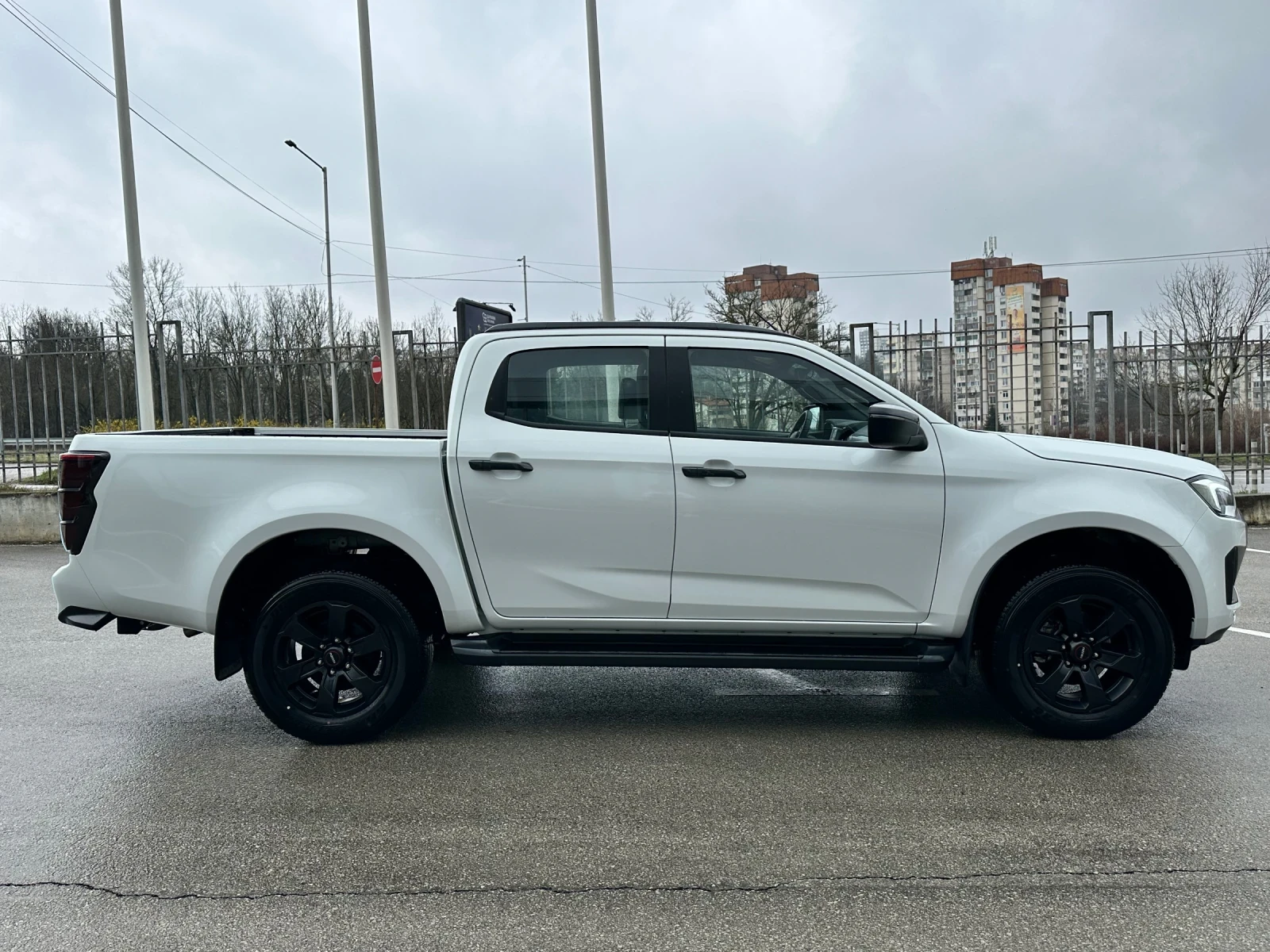 Isuzu D-max Double cab 4x4 1.9d, снимка 4 - Автомобили и джипове - 53940777
