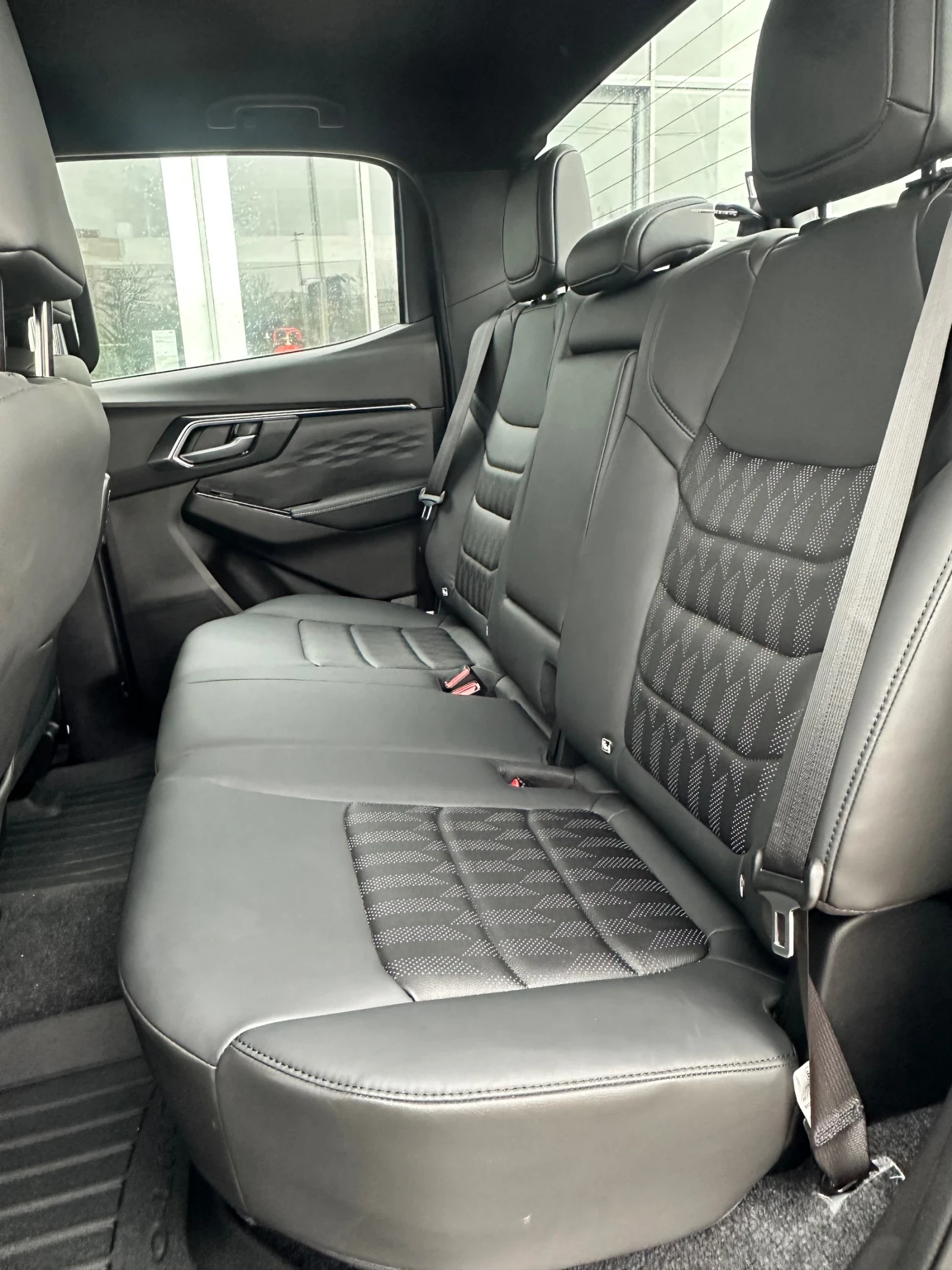 Isuzu D-max Double cab 4x4 1.9d, снимка 17 - Автомобили и джипове - 53940777