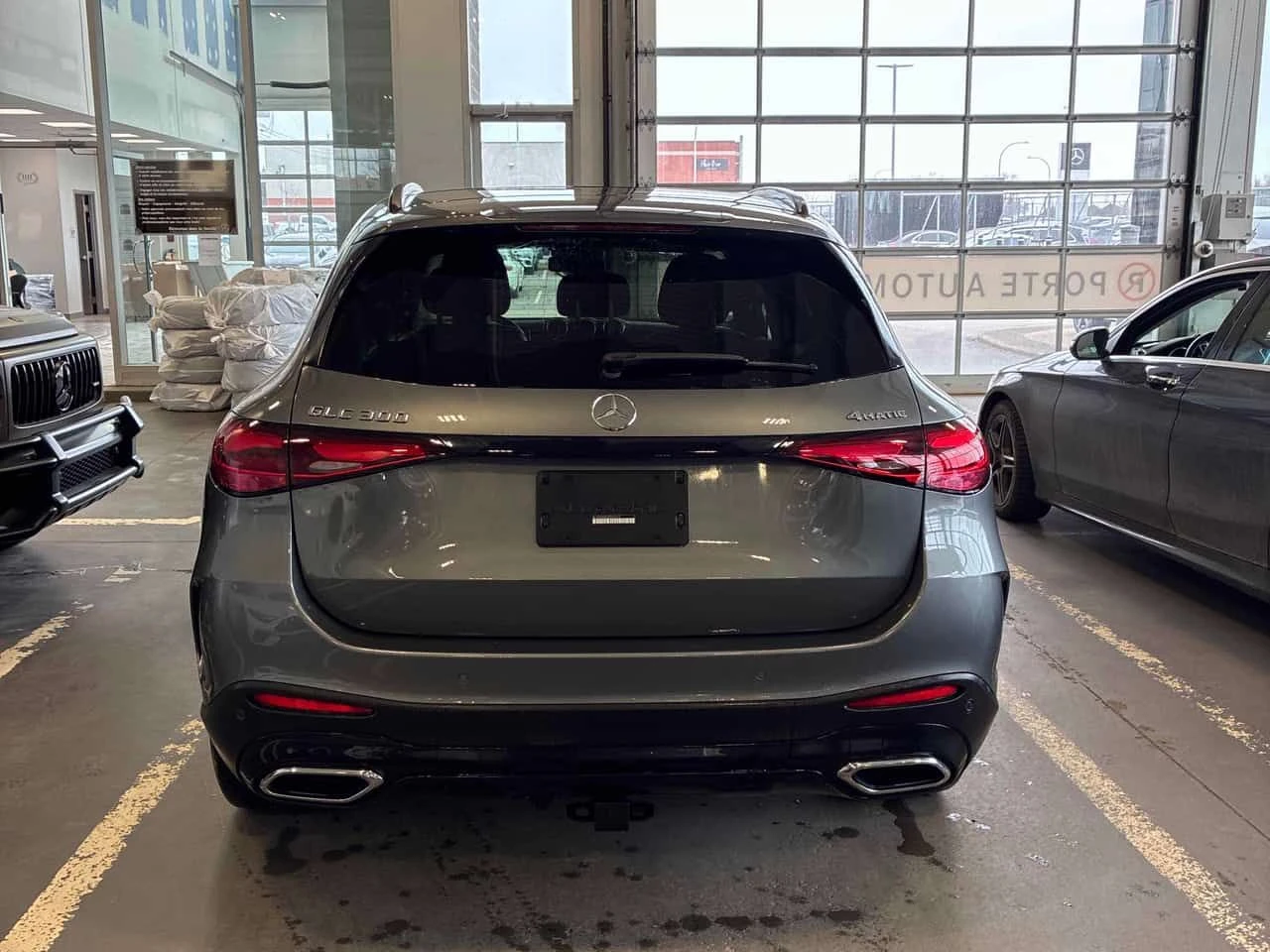 Mercedes-Benz GLC 300 4MATIC* DISTRONIC* PANO* 360КАМЕРИ* , снимка 4 - Автомобили и джипове - 54162114