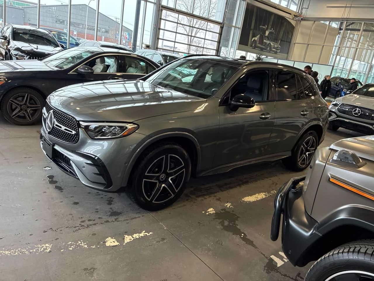 Mercedes-Benz GLC 300 4MATIC* DISTRONIC* PANO* 360КАМЕРИ* , снимка 2 - Автомобили и джипове - 54162114
