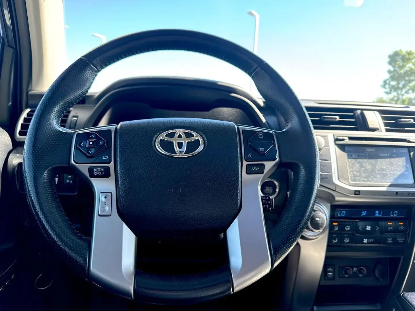 Toyota 4runner 4.0* V6* ПОДГРЕВ* КАМЕРА* КЕЙЛЕС* LANE* ASSIST, снимка 9 - Автомобили и джипове - 55059105