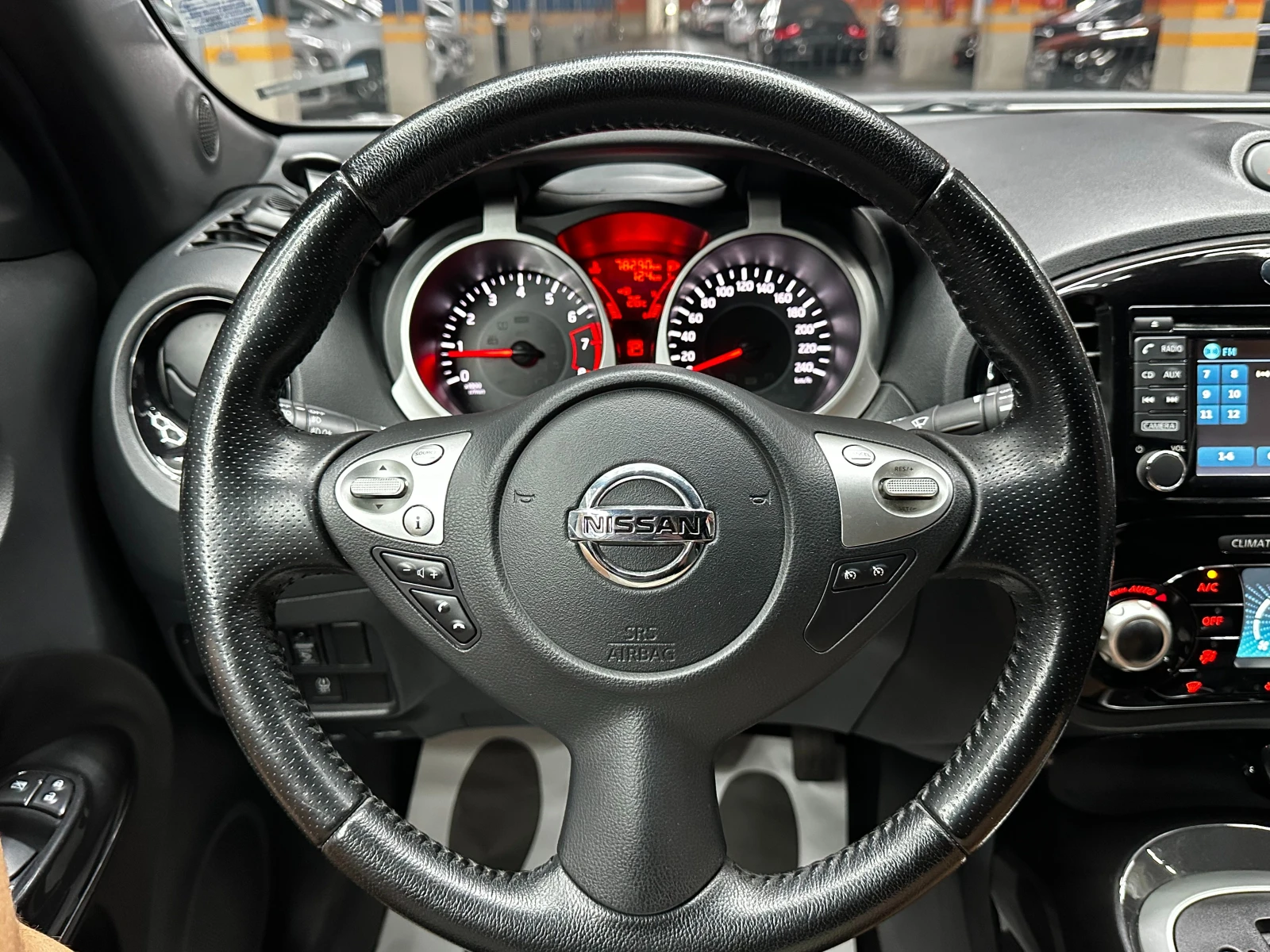 Nissan Juke 1.6i 117 к.с., снимка 11 - Автомобили и джипове - 55582638