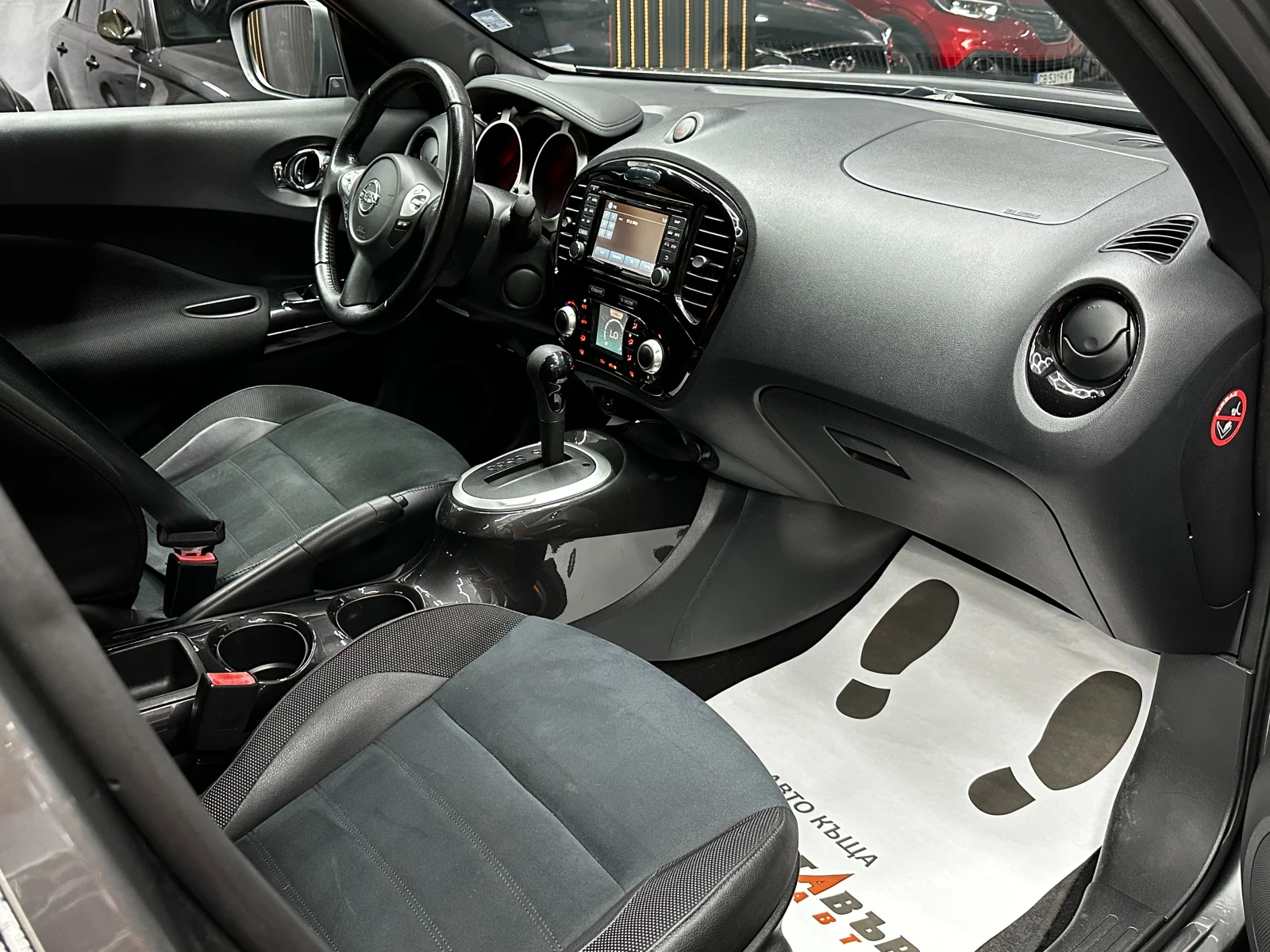 Nissan Juke 1.6i 117 к.с., снимка 15 - Автомобили и джипове - 55582638