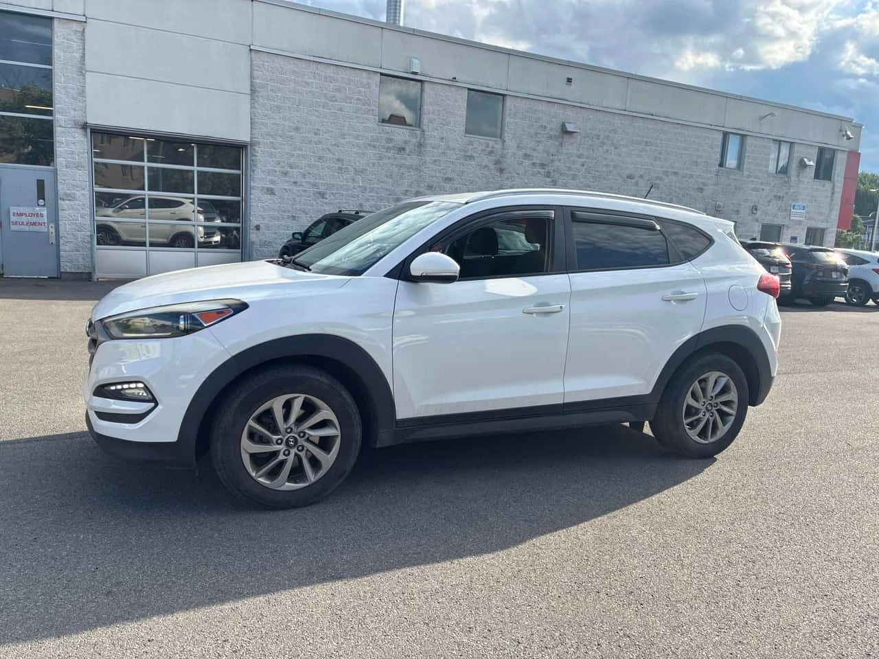 Hyundai Tucson * Premium* АВТОКРЕДИТ БЕЗ ПЪРВОНАЧАЛНА ВНОСКА* , снимка 2 - Автомобили и джипове - 55674327