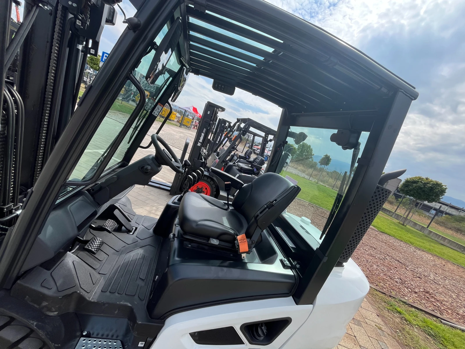 ������� Bobcat D30S-9 | Mobile.bg � ����������� 6