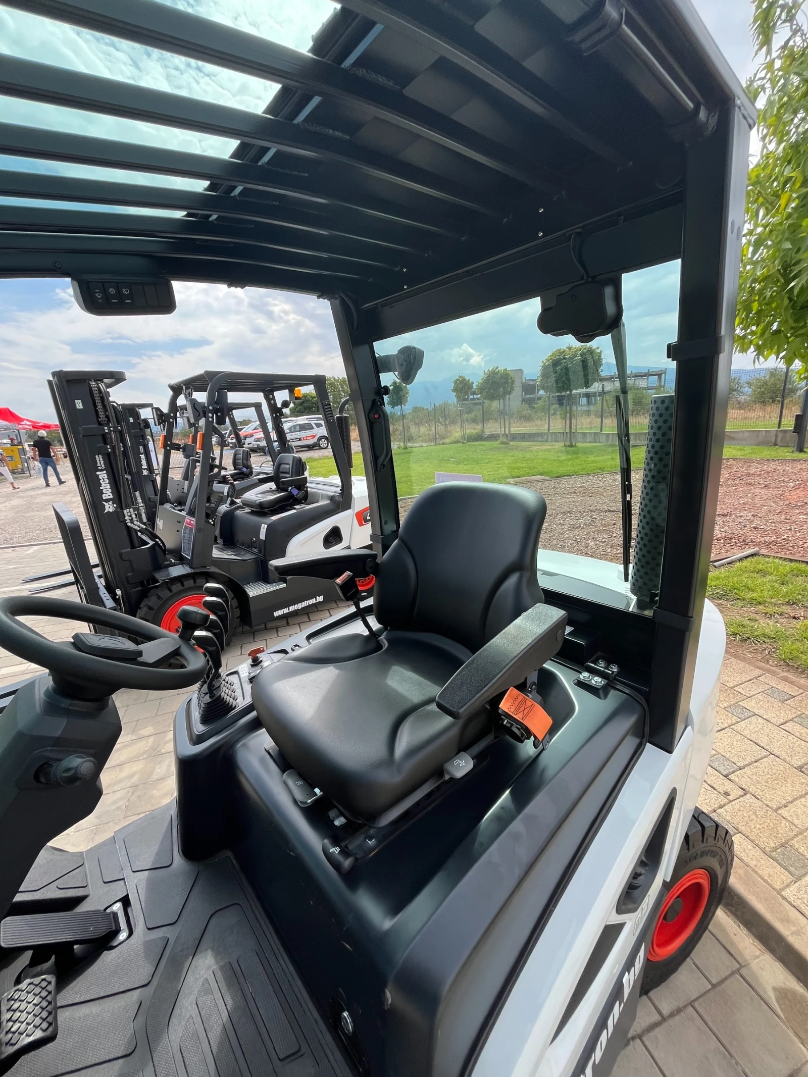 ������� Bobcat D30S-9 | Mobile.bg � ����������� 9