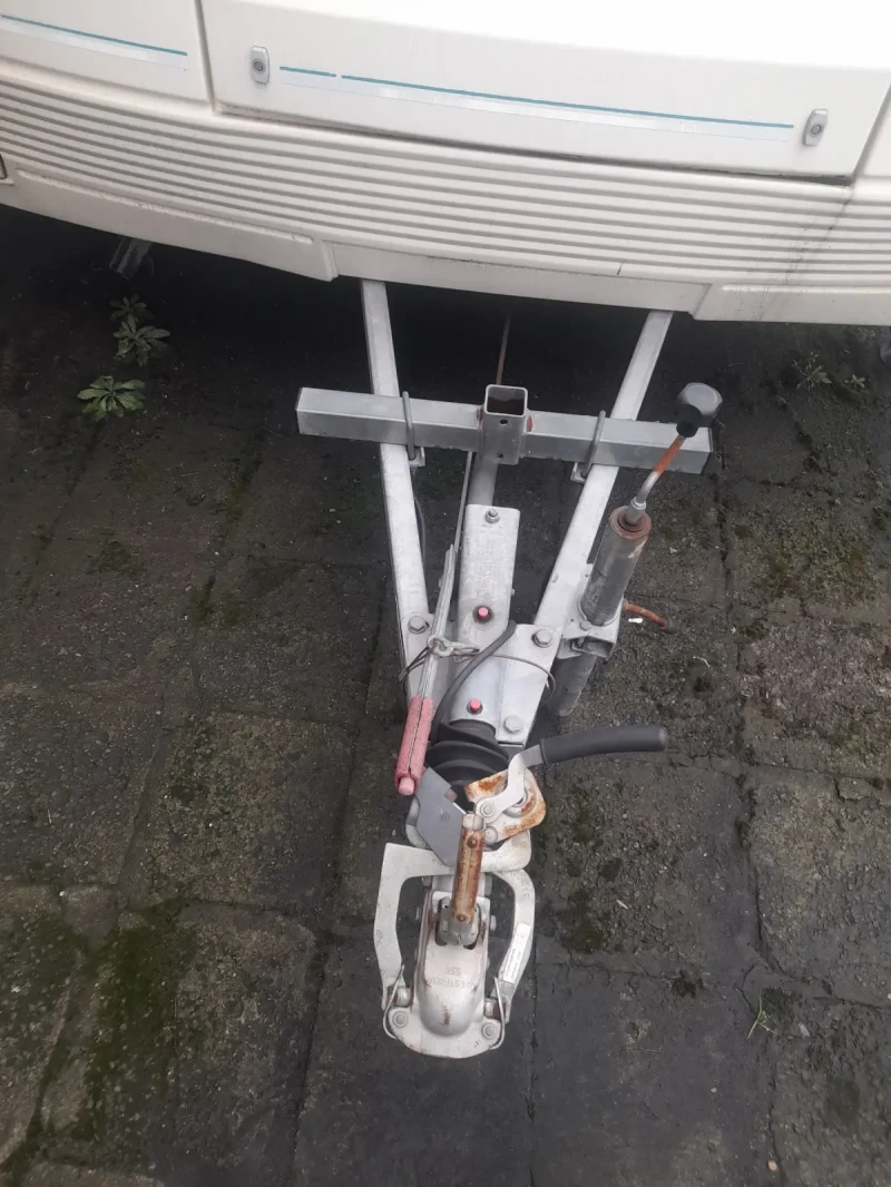 Каравана Beyerland 380, снимка 5 - Каравани и кемпери - 53565509