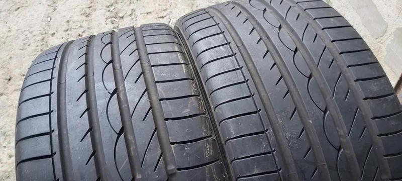 Гуми Летни 295/35R21, снимка 2 - Гуми и джанти - 33729579