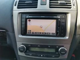 Toyota Avensis 2,0 d4d НА ЧАСТИ , снимка 5