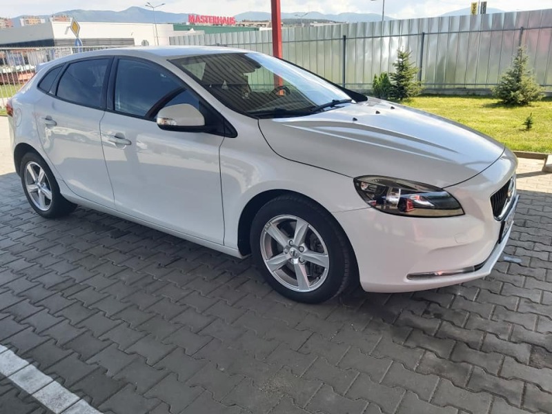 Volvo V40, снимка 5 - Автомобили и джипове - 46795398