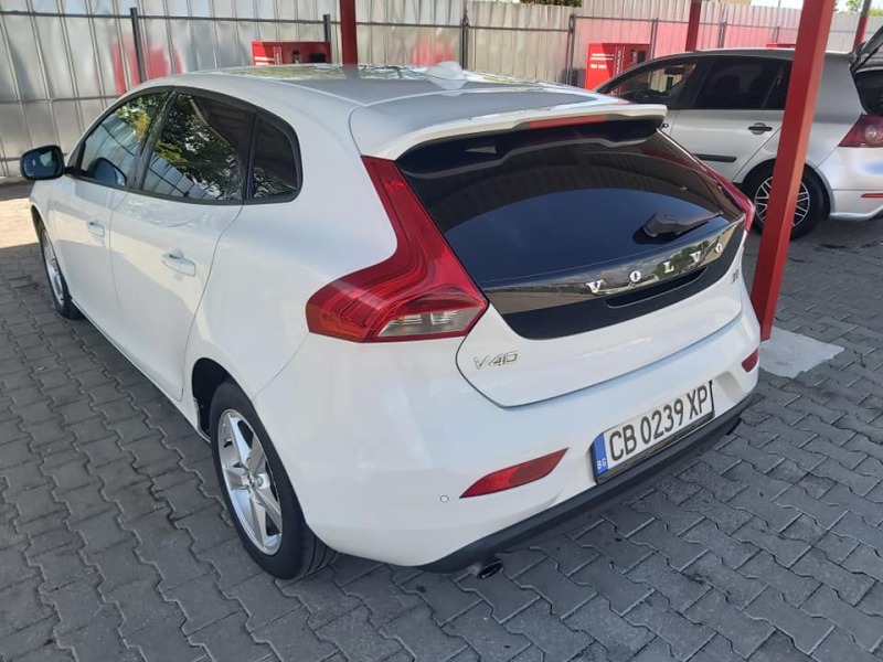 Volvo V40, снимка 6 - Автомобили и джипове - 46795398