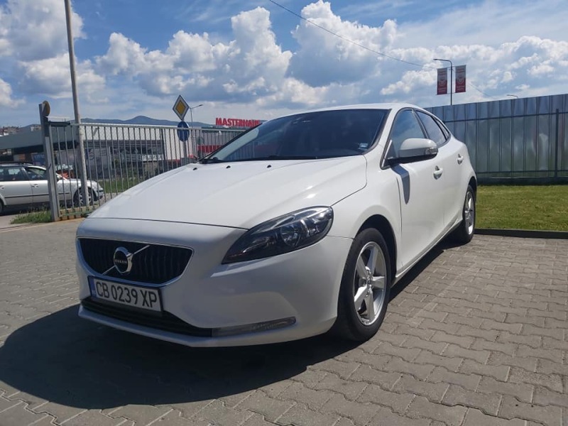 Volvo V40, снимка 2 - Автомобили и джипове - 46795398