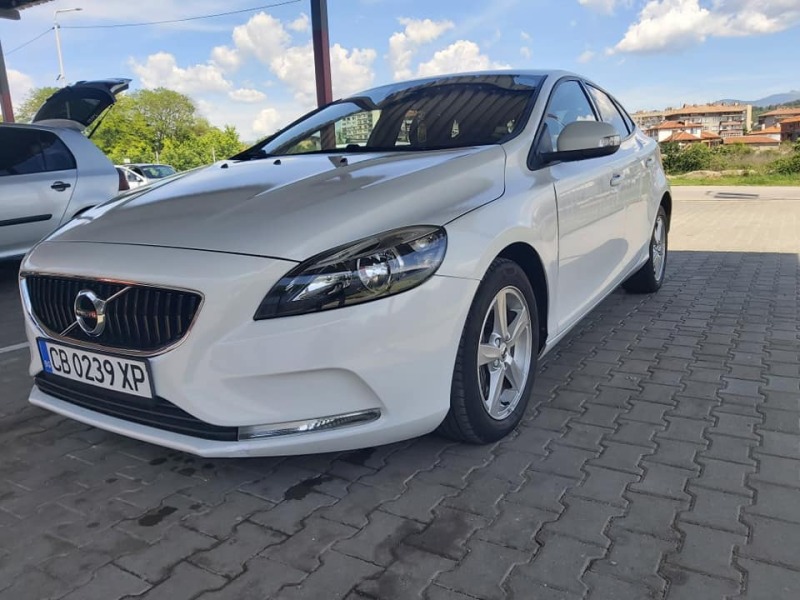 Volvo V40, снимка 3 - Автомобили и джипове - 46795398