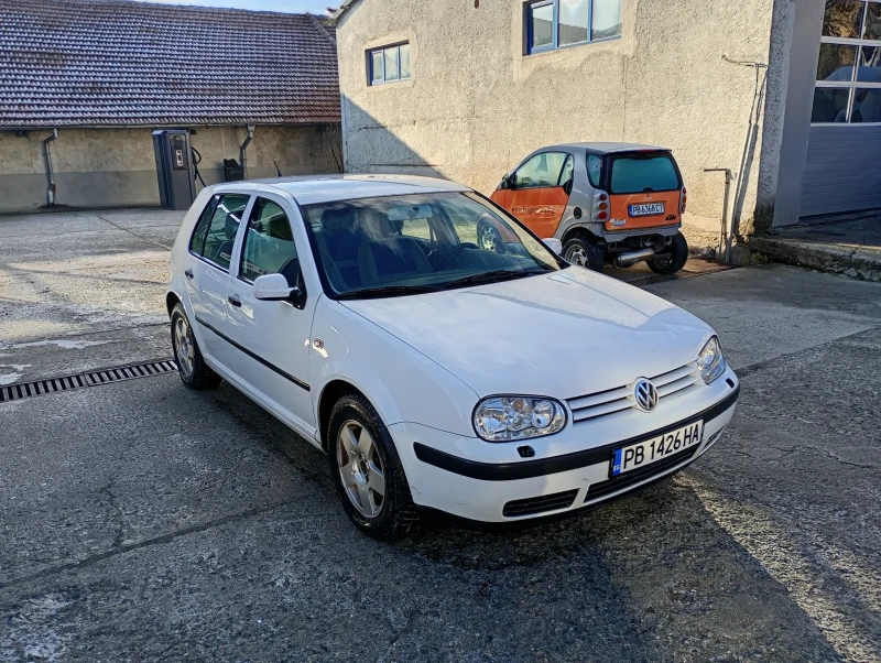 VW Golf 1.9 TDI 101HP Automatic Esp Подгреви  Еdition, снимка 3 - Автомобили и джипове - 48482207