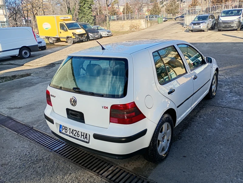 VW Golf 1.9 TDI 101HP Automatic Esp Подгреви  Еdition, снимка 4 - Автомобили и джипове - 48482207