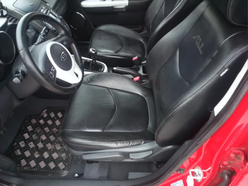 Kia Soul 1.6i 140ch SPIRIT, снимка 10 - Автомобили и джипове - 52565911