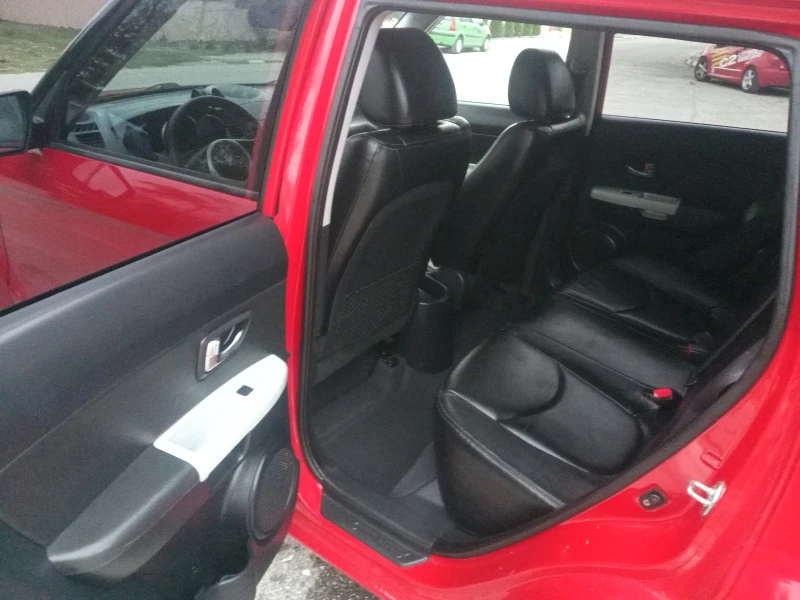 Kia Soul 1.6i 140ch SPIRIT, снимка 15 - Автомобили и джипове - 52565911