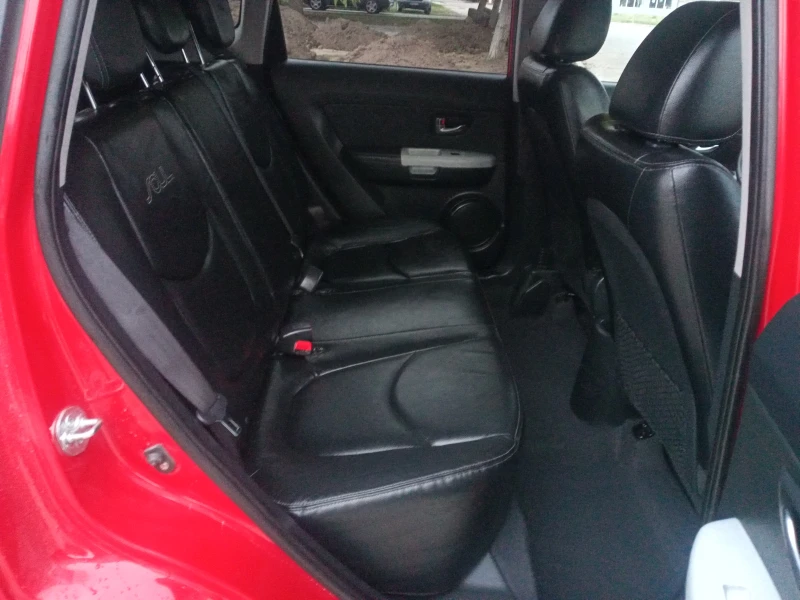 Kia Soul 1.6i 140ch SPIRIT, снимка 16 - Автомобили и джипове - 52565911