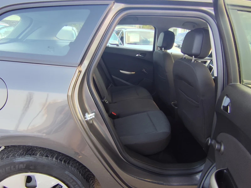 Opel Astra 1.7CDTi* KLIMA* EURO5A* , снимка 10 - Автомобили и джипове - 52379462