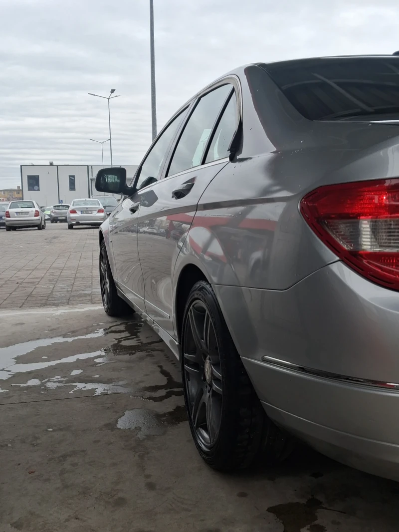 Mercedes-Benz C 220, снимка 11 - Автомобили и джипове - 53064163