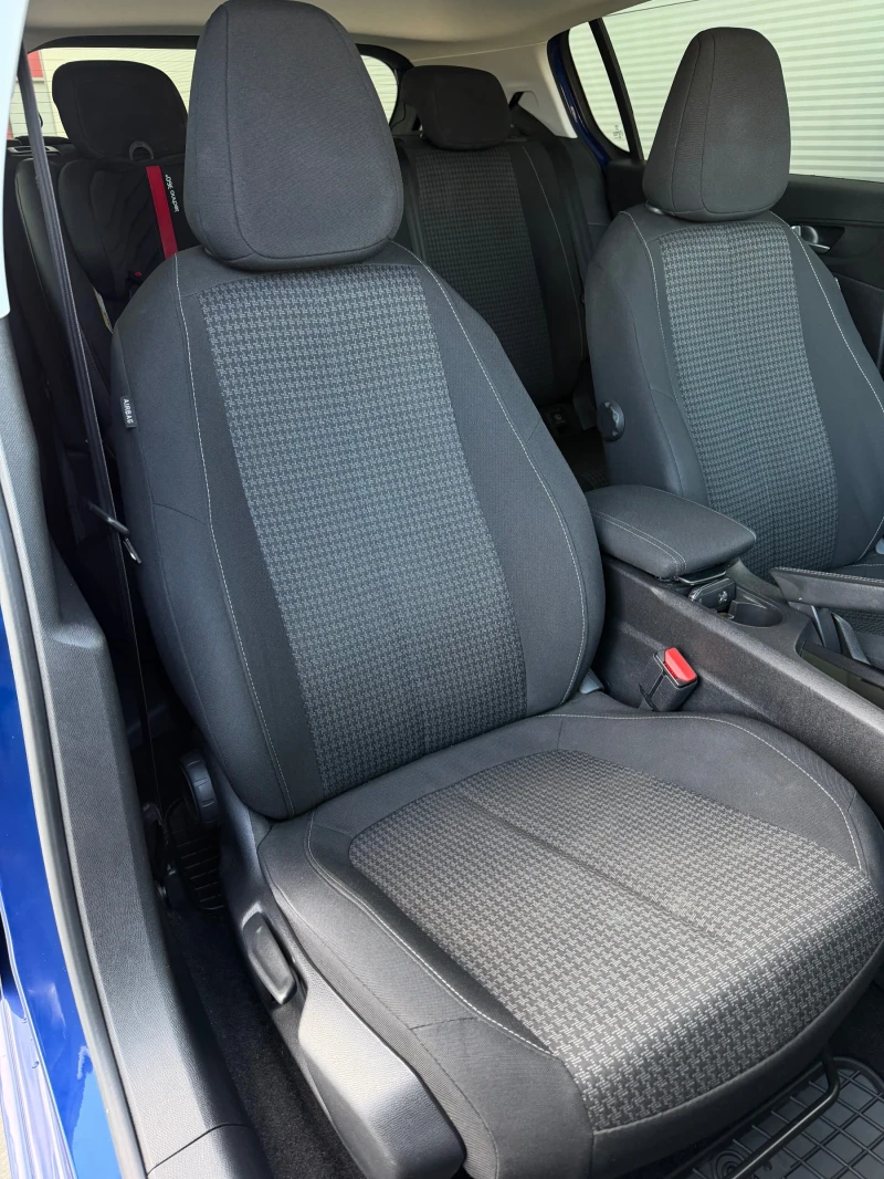 Peugeot 308 1.6HDI, КАТО НОВА, снимка 14 - Автомобили и джипове - 53262314