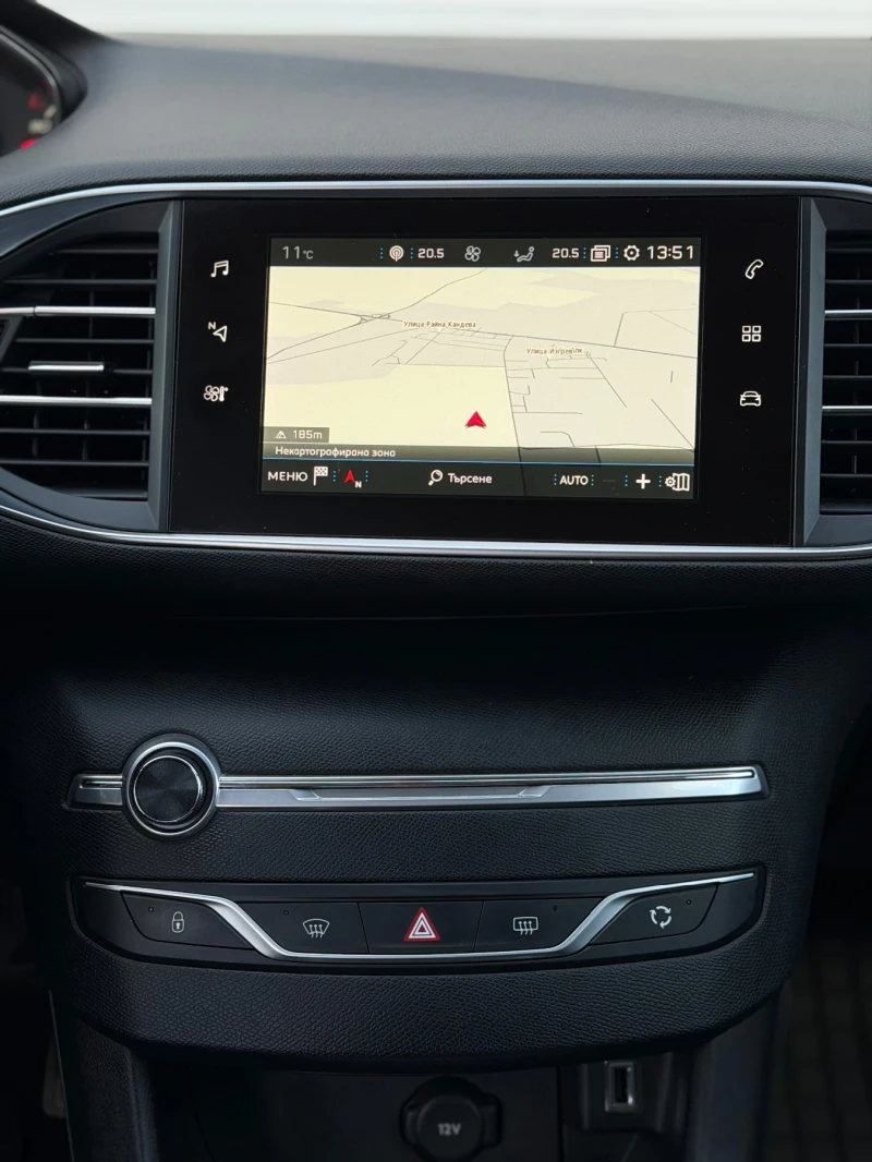 Peugeot 308 1.6HDI, КАТО НОВА, снимка 15 - Автомобили и джипове - 53262314