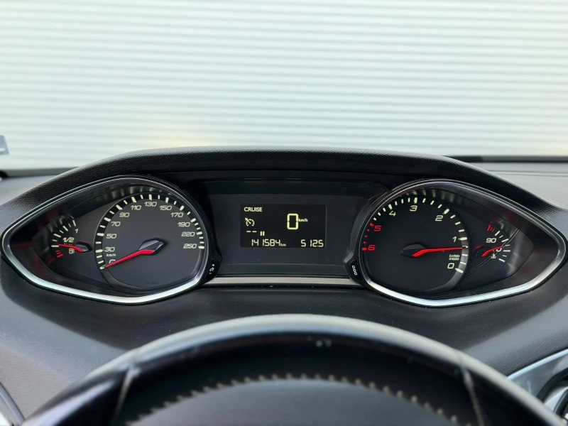 Peugeot 308 1.6HDI, КАТО НОВА, снимка 11 - Автомобили и джипове - 53262314