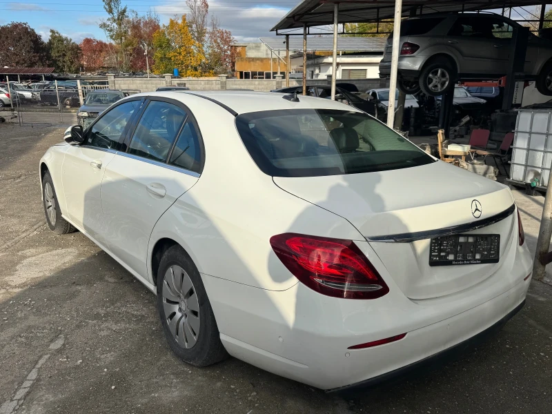 Mercedes-Benz E 200, снимка 3 - Автомобили и джипове - 53468342