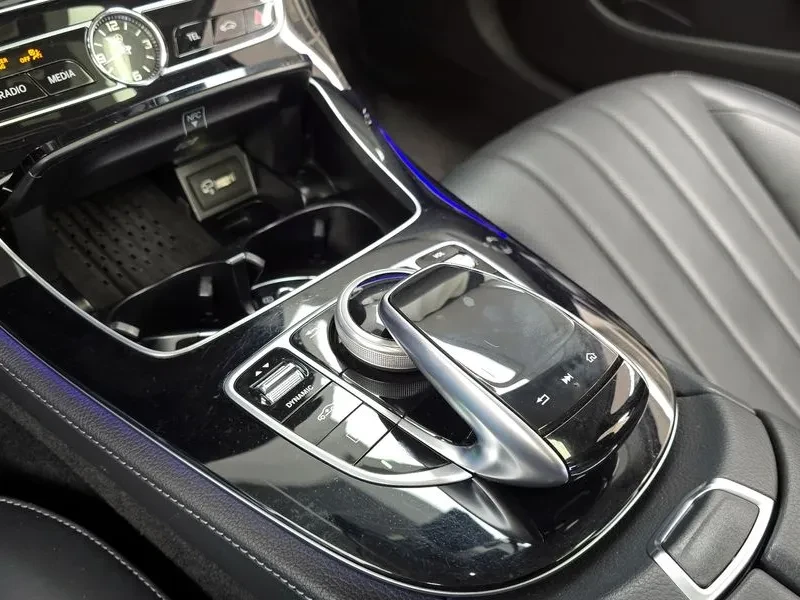 Mercedes-Benz E 450 4Matic Exclusive, снимка 9 - Автомобили и джипове - 55883745