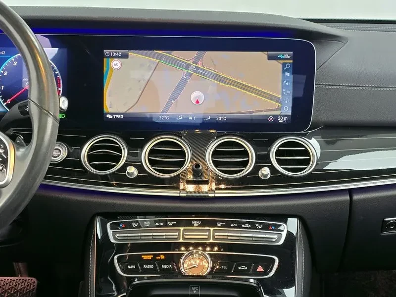 Mercedes-Benz E 450 4Matic Exclusive, снимка 14 - Автомобили и джипове - 55883745