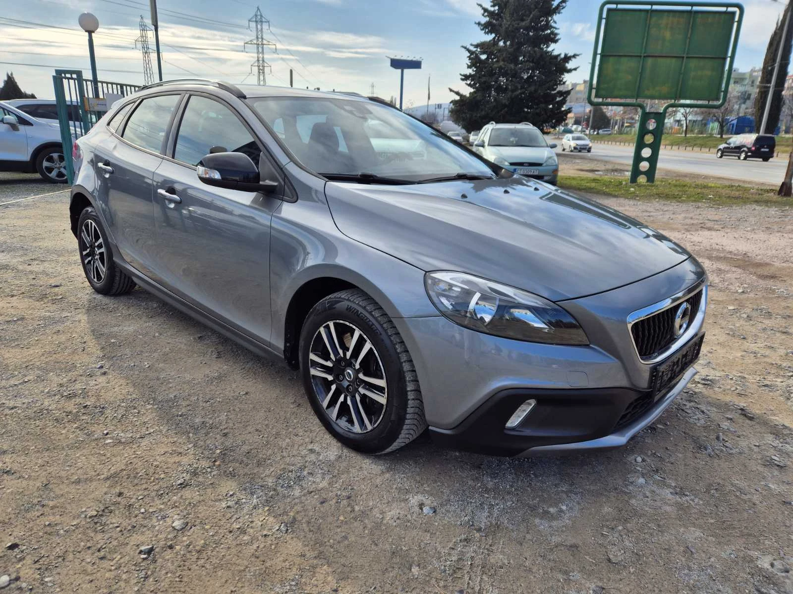 Volvo V40 Cross Country 2.0d Автомат - изображение 7