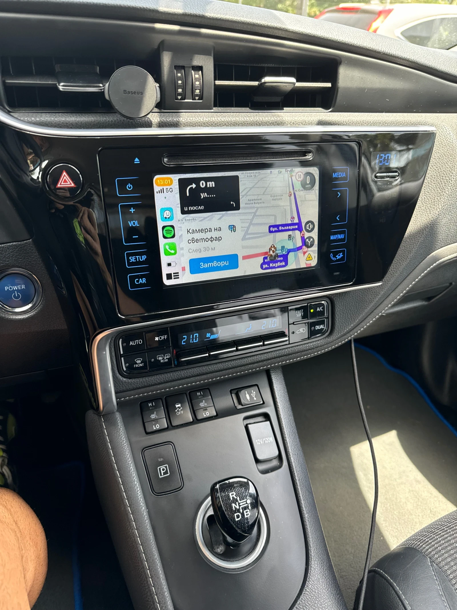 Toyota Auris 1.8 Hybrid - изображение 7
