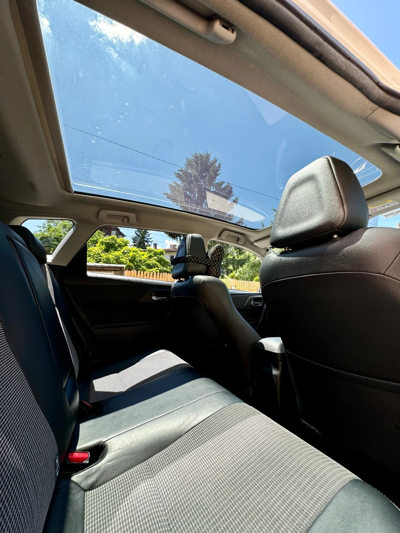 Toyota Auris 1.8 Hybrid - изображение 4