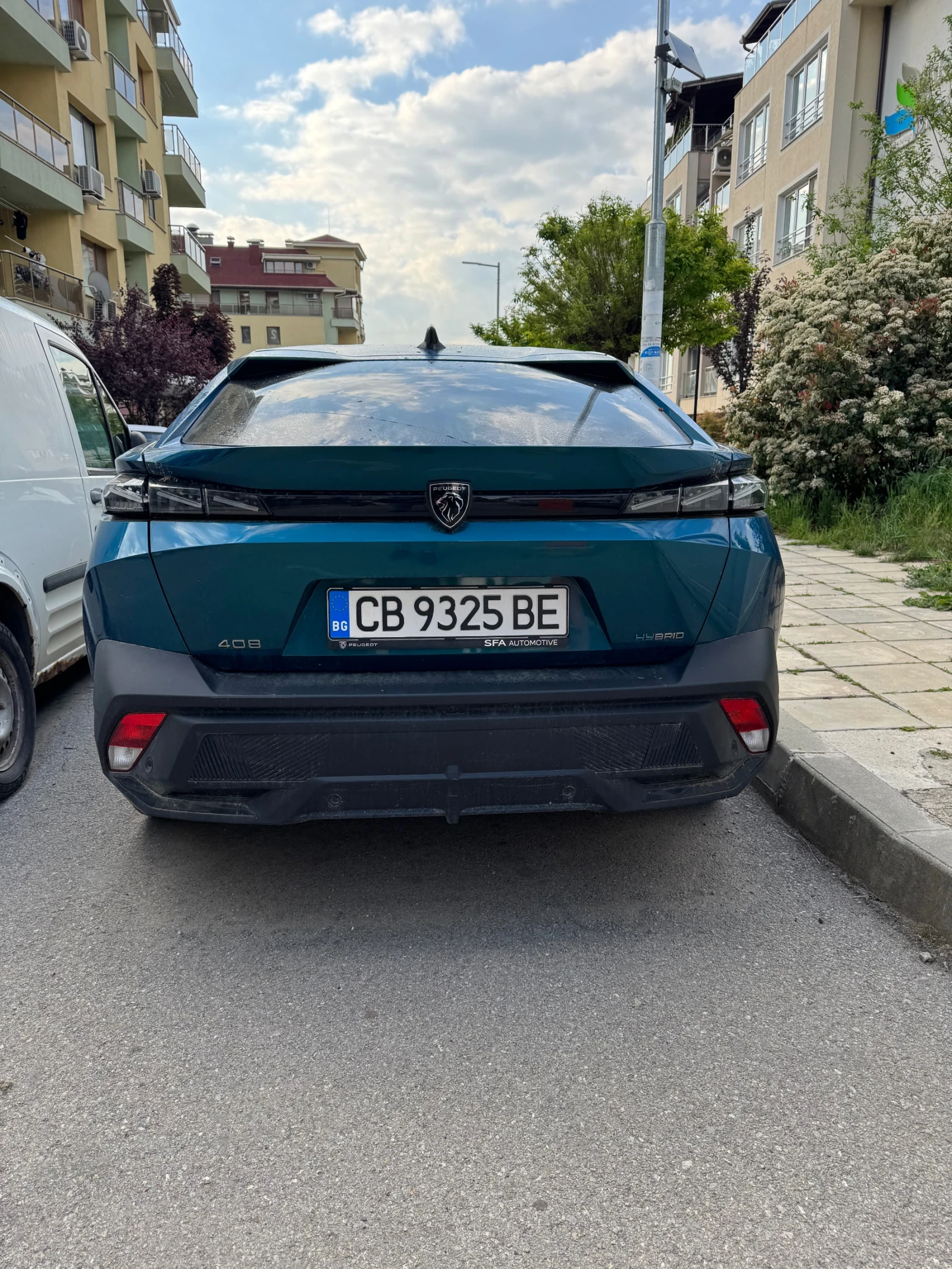 Peugeot 408 Hybrid - изображение 3
