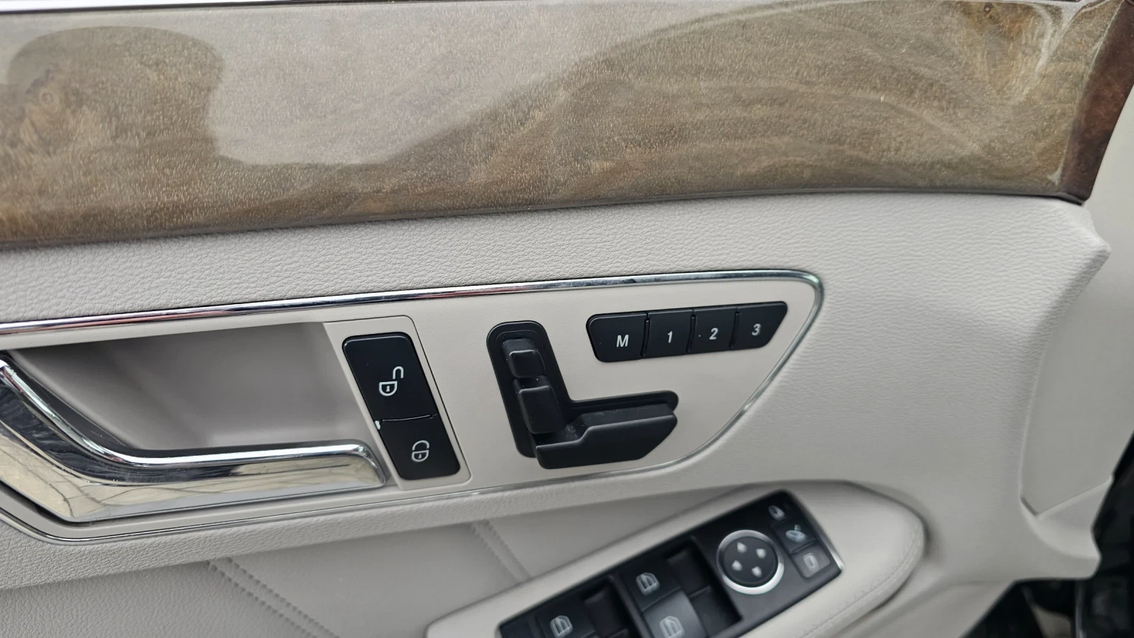 Mercedes-Benz E 350 -TOPP-, снимка 12 - Автомобили и джипове - 50949857